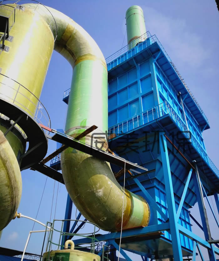 山東鄄城氰尿酸煙氣使用濕式電除塵器治理效果如圖，實(shí)現(xiàn)盡零排放，解決客戶后顧之憂