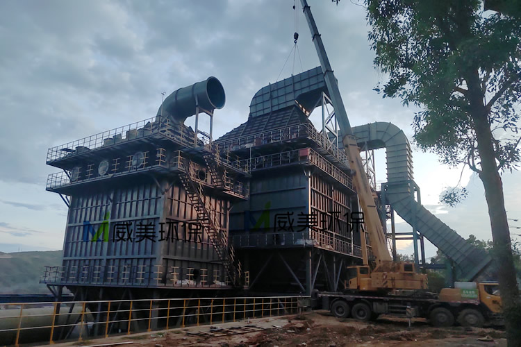 三臺(tái)磷化工濕電除塵器并駕齊驅(qū) 很壯觀